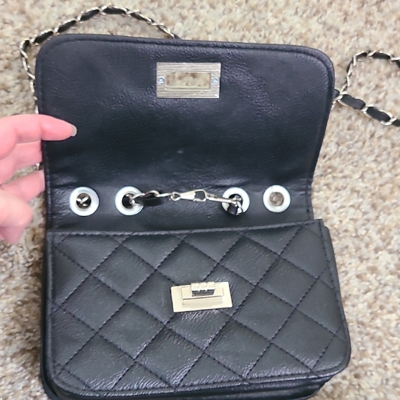 Chic Black Quilted Crossbody Bag with Chain Strap - Picture 2 of 8